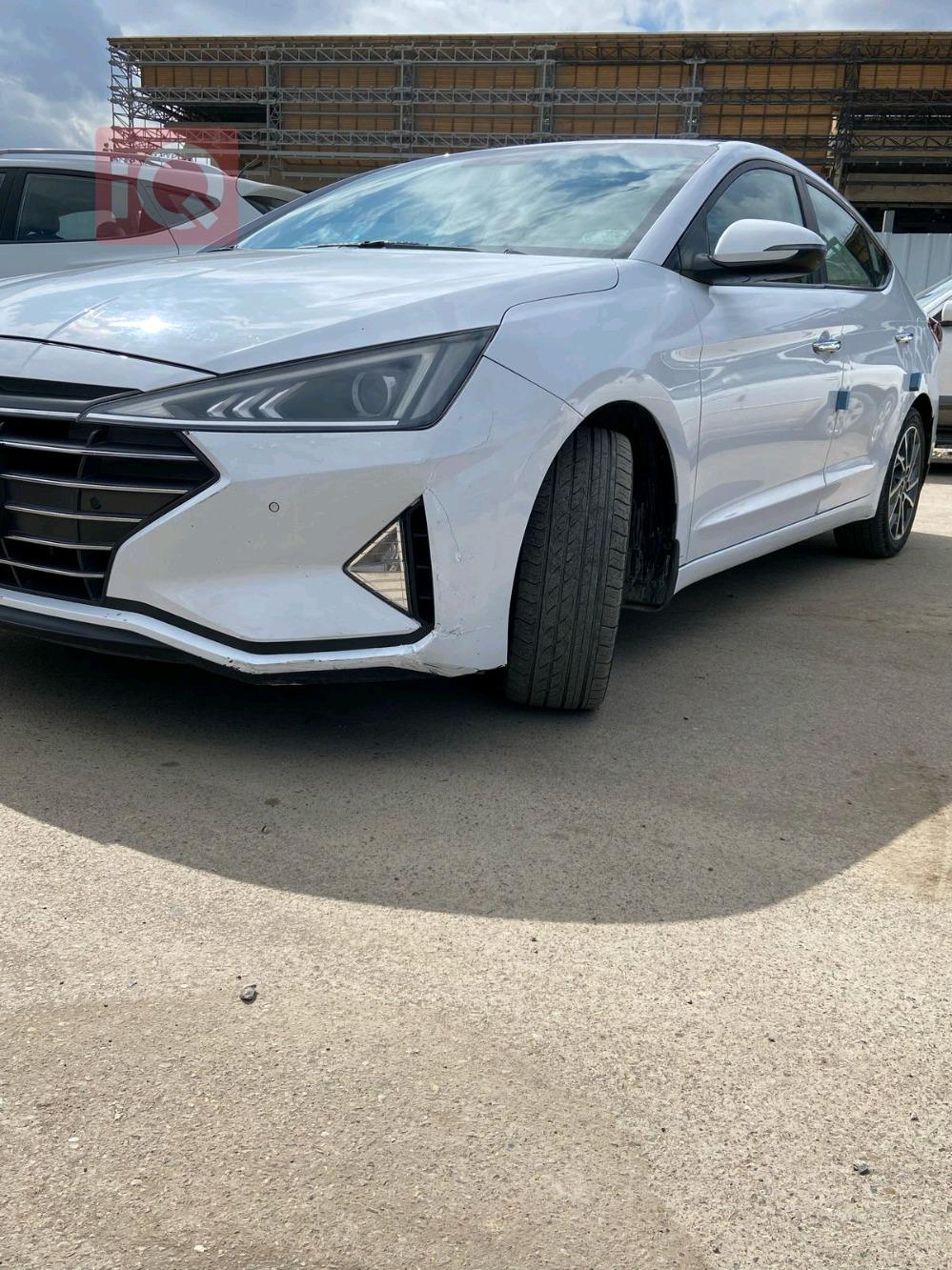 هیوندای ئەلەنترا
